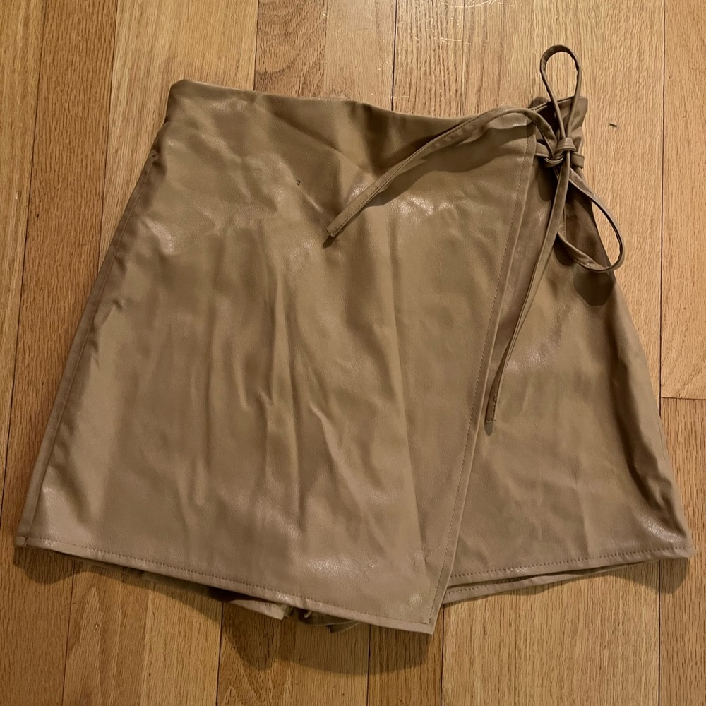 Zara faux leathe skort
